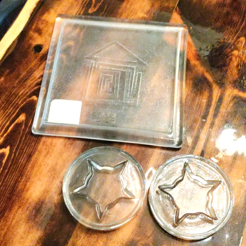 Glass trivit and two glass star coasters. All NEW. Trivit has tag.
